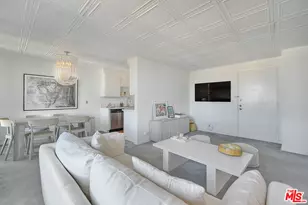 525 N Sycamore Ave, Los Angeles, CA 90036 - Photo 1