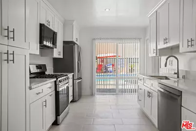 11860 Chandler Blvd #10, Valley Village, CA 91607 - Photo 1