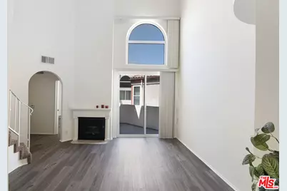 620 S Gramercy Pl #439, Los Angeles, CA 90005 - Photo 1