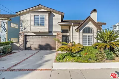1561 3rd St, Manhattan Beach, CA 90266 - Photo 1