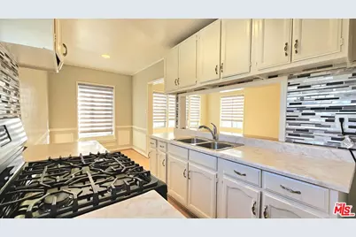 1022 S Norton Ave #C, Los Angeles, CA 90019 - Photo 1