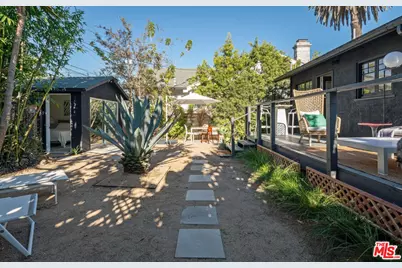 947 Amoroso Pl, Venice, CA 90291 - Photo 1