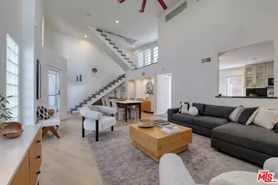 833 17th St #5, Santa Monica, CA 90403 - Photo 1