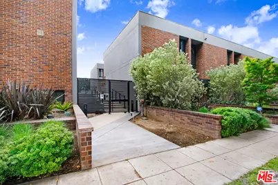 9303 Burton Way #B, Beverly Hills, CA 90210 - Photo 1