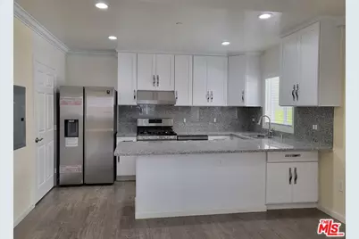 2758 W 12th St, Los Angeles, CA 90006 - Photo 1