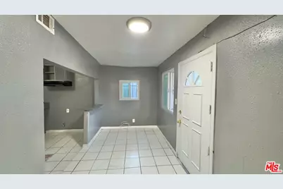 4052 W 103rd St, Inglewood, CA 90304 - Photo 1