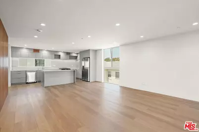 1752 N Van Ness Ave #1/2, Los Angeles, CA 90028 - Photo 1