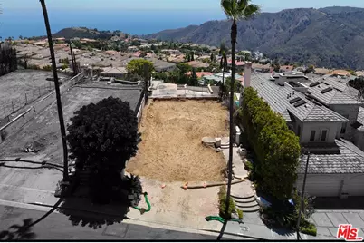 1622 Chastain Pky, Pacific Palisades, CA 90272 - Photo 1