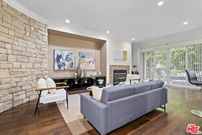 4848 Wilshire Blvd #102, Los Angeles, CA 90010 - Photo 1