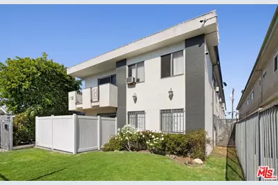 1952 S Holt Ave, Los Angeles, CA 90034 - Photo 1