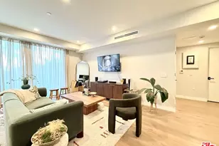 1017 N Croft Ave, Los Angeles, CA 90069 - Photo 1