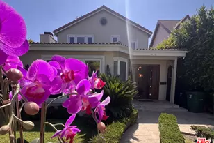 458 S Clark Dr, Beverly Hills, CA 90211 - Photo 1