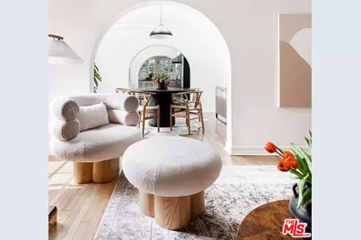 7257 Oakwood Ave, Los Angeles, CA 90036 - Photo 1