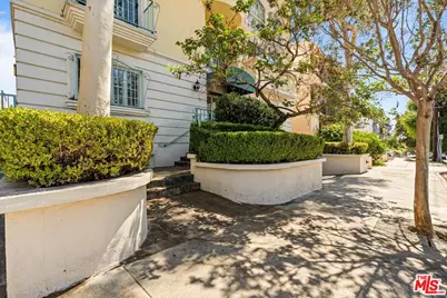 1342 N Sierra Bonita Ave #102, West Hollywood, CA 90046 - Photo 1