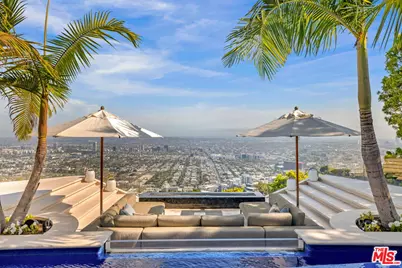 8450 Grand View Dr, Los Angeles, CA 90046 - Photo 1