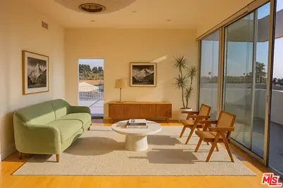 4826 Franklin Ave #6, Los Angeles, CA 90027 - Photo 1