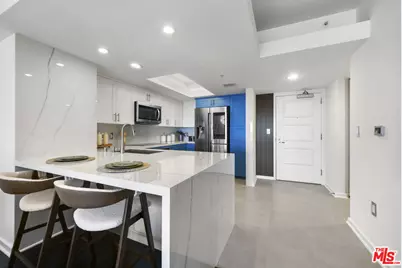 13700 Marina Pointe Dr #809, Marina del Rey, CA 90292 - Photo 1