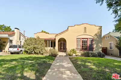 580 N Beachwood Dr, Los Angeles, CA 90004 - Photo 1