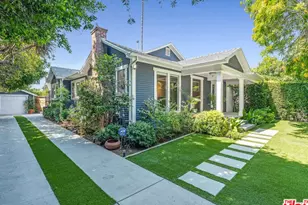 7024 De Longpre Ave, Los Angeles, CA 90028 - Photo 1