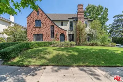 854 Keniston Ave, Los Angeles, CA 90005 - Photo 1