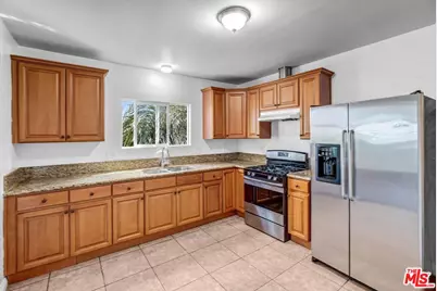 5319 S Normandie Ave, Los Angeles, CA 90037 - Photo 1