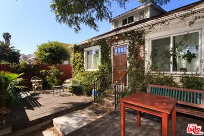 547 Brooks Ave #Front Unit, Venice, CA 90291 - Photo 1