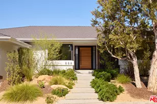 886 Teakwood Rd, Los Angeles, CA 90049 - Photo 1