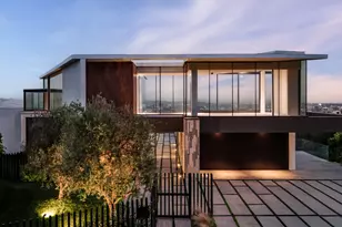 8368 Hollywood Blvd, West Hollywood, CA 90069 - Photo 1