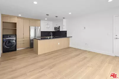 2811 3rd St #9, Santa Monica, CA 90405 - Photo 1