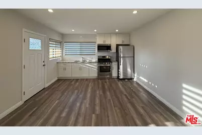 2012 S Holt Ave #2014, Los Angeles, CA 90034 - Photo 1
