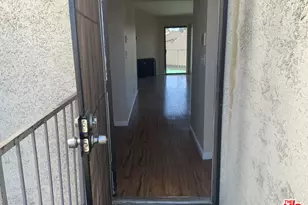 620 W Hyde Park Blvd, Inglewood, CA 90302 - Photo 1