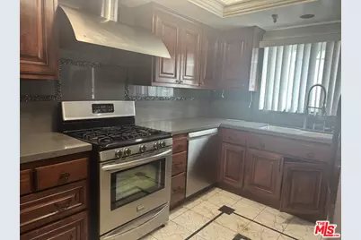 11707 Acacia Ave #4, Hawthorne, CA 90250 - Photo 1