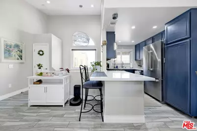 18802 Vista Del Canon #G, Newhall, CA 91321 - Photo 1