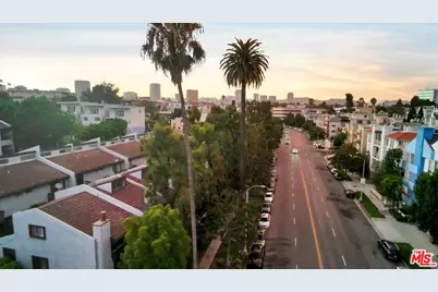 1925 S Beverly Glen Blvd #30, Los Angeles, CA 90025 - Photo 1