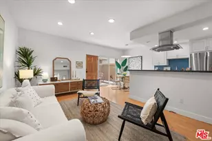 622 S Barrington Ave, Los Angeles, CA 90049 - Photo 1