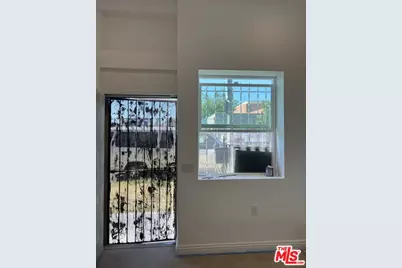 1009 W Vermont Ave, Los Angeles, CA 90037 - Photo 1