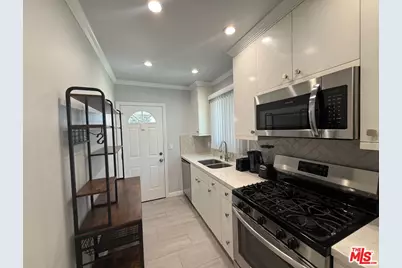 1935 N Hollywood Way #C, Burbank, CA 91505 - Photo 1