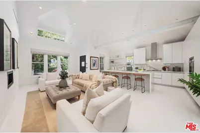 1012 2nd St #1, Santa Monica, CA 90403 - Photo 1