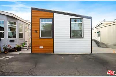 8250 Lankershim Blvd #29, North Hollywood, CA 91605 - Photo 1