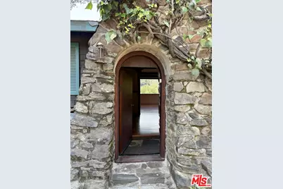 713 Robinson Rd, Topanga, CA 90290 - Photo 1