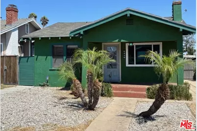 6330 S Harcourt Ave, Los Angeles, CA 90043 - Photo 1