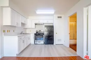 820 S St Andrews Pl, Los Angeles, CA 90005 - Photo 1