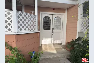 320 N Catalina Ave #8, Redondo Beach, CA 90277 - Photo 1