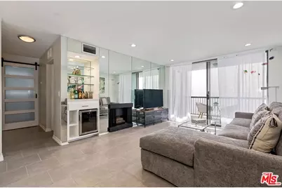 906 N Doheny Dr #418, West Hollywood, CA 90069 - Photo 1