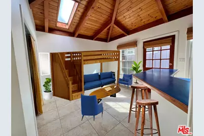 139 Hart Ave, Santa Monica, CA 90405 - Photo 1