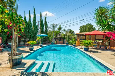 1701 N Buena Vista St, Burbank, CA 91505 - Photo 1