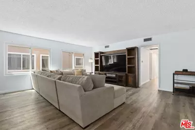 322 E Spruce Ave #E, Inglewood, CA 90301 - Photo 1