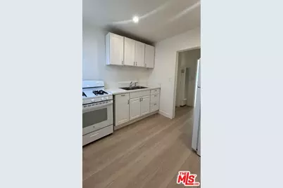 202 Locust St, Inglewood, CA 90301 - Photo 1