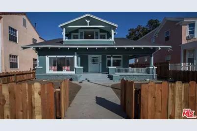 1075 Leighton Ave, Los Angeles, CA 90037 - Photo 1