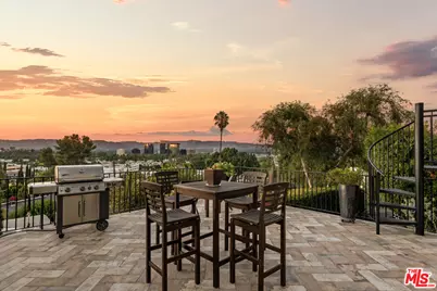 5335 Medina Rd, Woodland Hills, CA 91364 - Photo 1